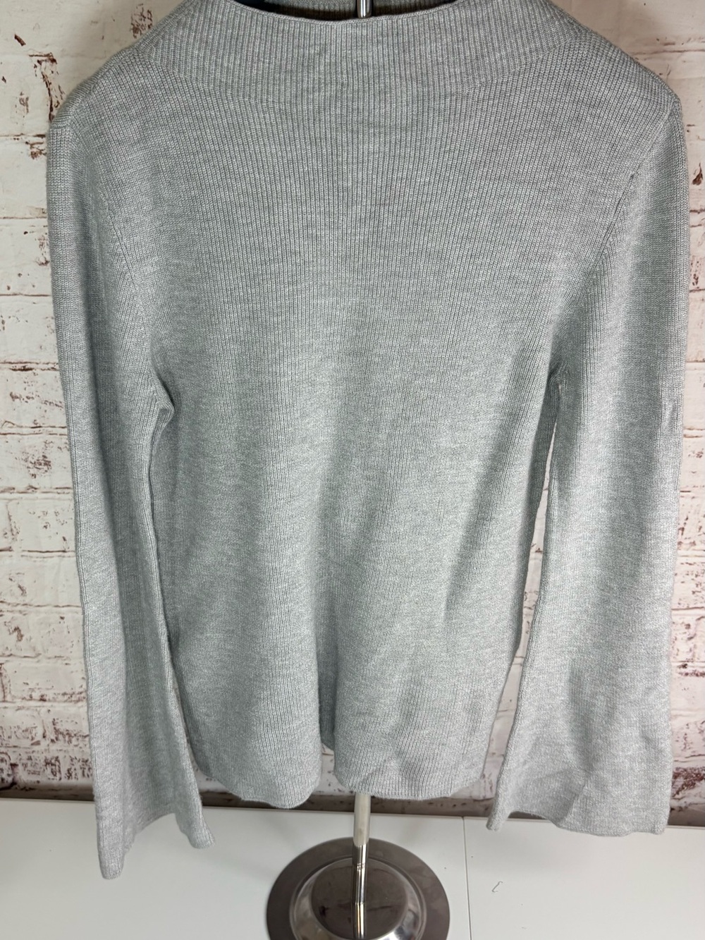 Anne Klein Light Gray Ribbed Long-Sleeve Top